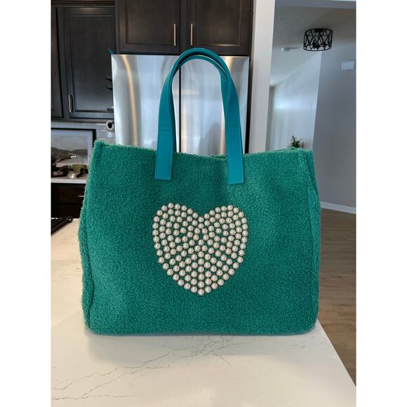 BTB Los Angeles teddy tote - Picture 1 of 12